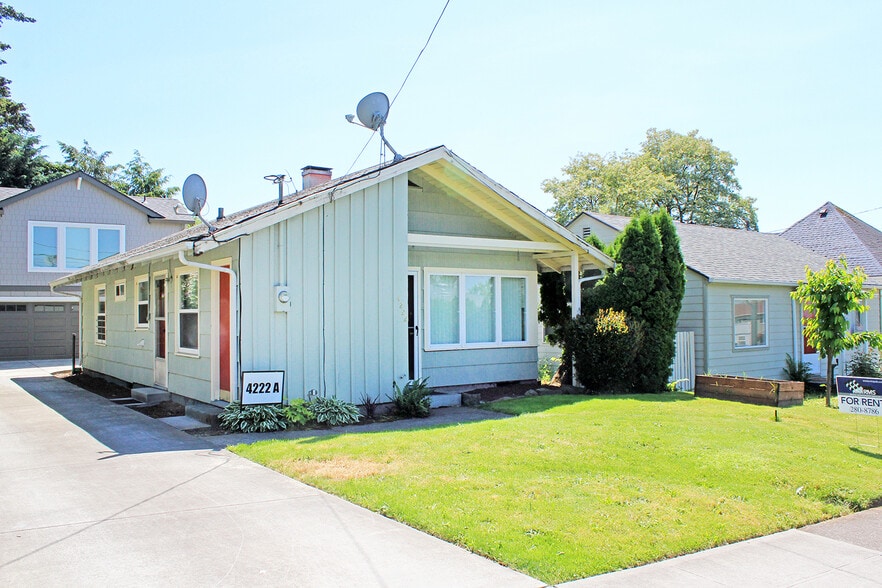 Building Photo - 4222 SE Holgate Blvd