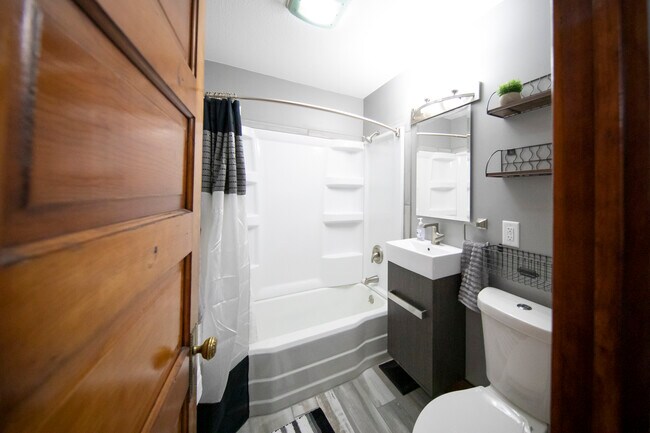 Building Photo - 749 New Hampshire St