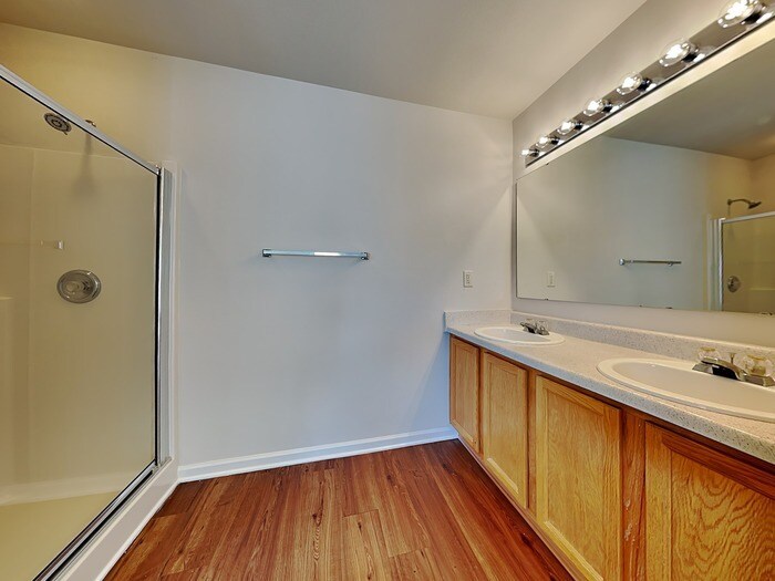 Building Photo - 730 Almora Dr