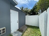 Building Photo - 6602 SW 19th Ct