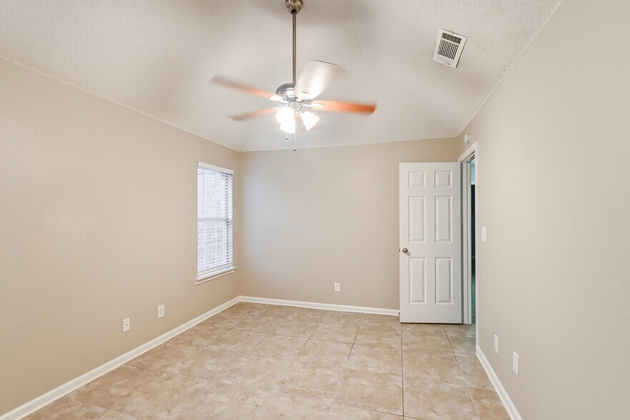 Building Photo - 3542 E Regency Park Cir