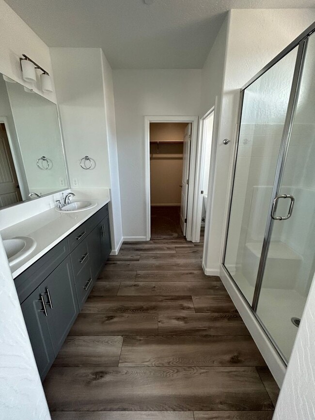 Building Photo - Beautiful Home Close to Sports Park