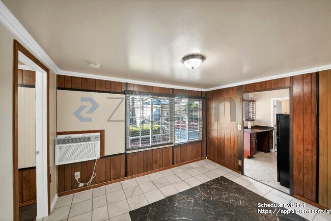 Building Photo - 1949 E Idahome St