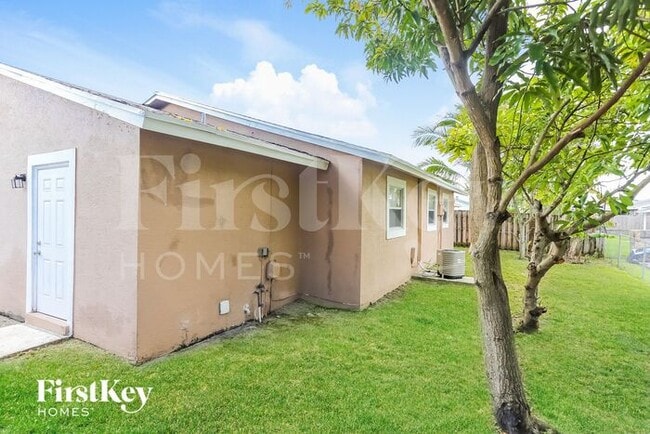 Building Photo - 8170 SW 6th Ct
