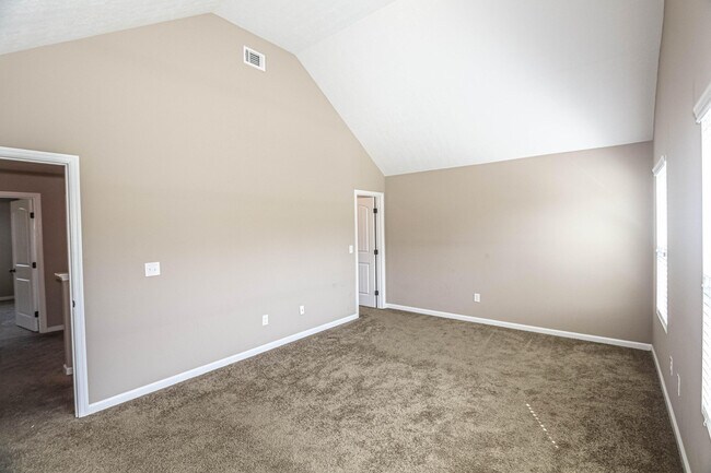 Building Photo - 479 Sebastian Dr