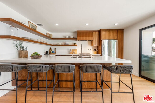 Building Photo - 4405 Costa De Oro