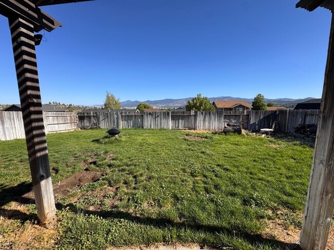 Building Photo - 1130 Shadow Mountain Dr