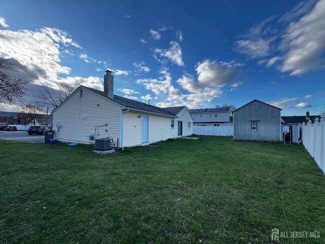 Building Photo - 3 Joyce Dr