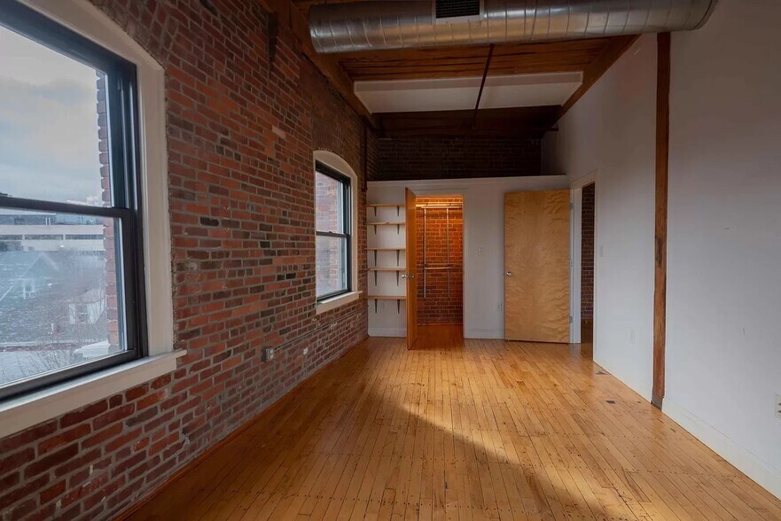 Building Photo - 244 Brighton Ave