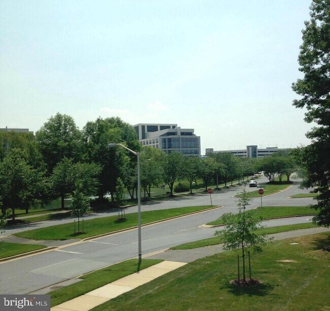 Building Photo - 304 Orchard Ridge Dr