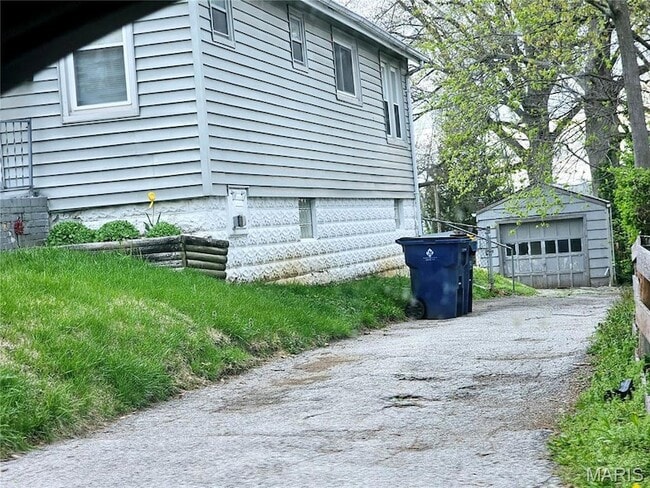 Building Photo - 2831 Old Hanley Rd