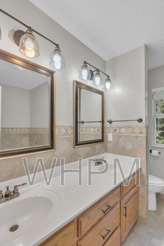 Building Photo - 1152 White Mountain Ln