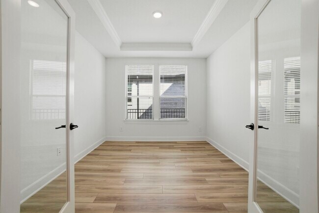 Building Photo - 9727 Rockwell Dr