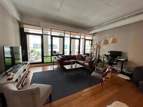 Building Photo - 1 bedroom in Chicago IL 60611