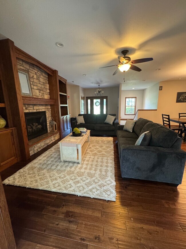 Building Photo - 2529 Bass Dr