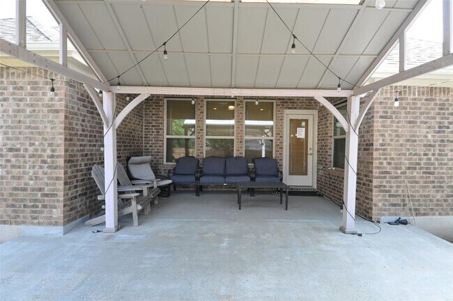 Building Photo - 120 Sail Wind Way