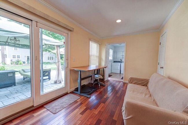 Building Photo - 414 2nd Ave W