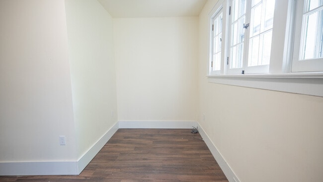 Building Photo - 21 Hungerford Terrace