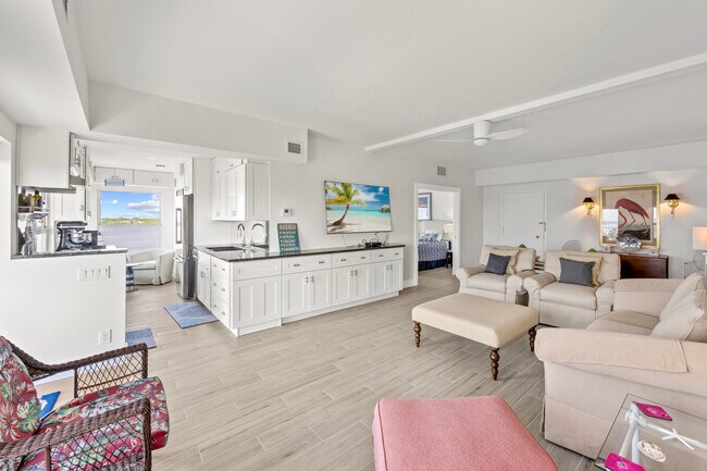 Building Photo - 3230 S Ocean Blvd