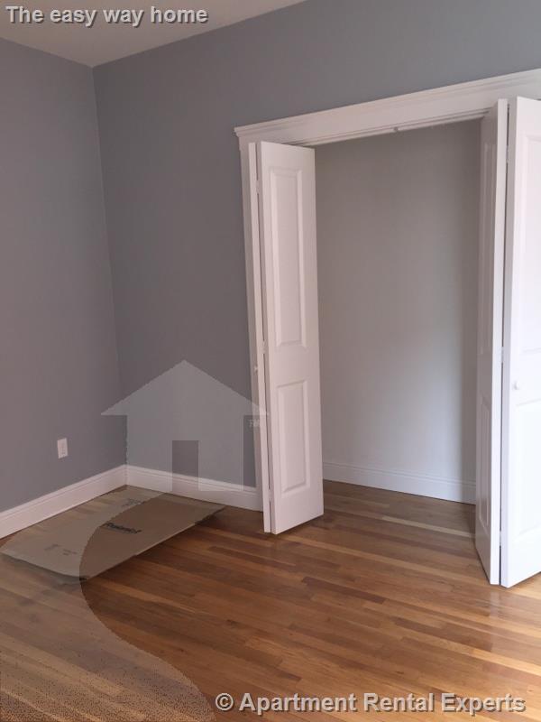 Building Photo - 374 Prospect St