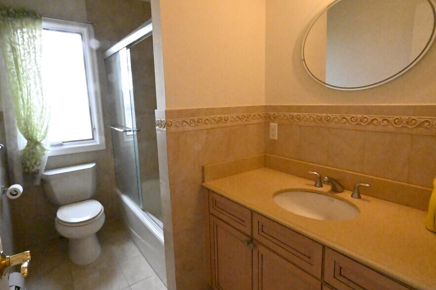 Building Photo - 434B 7th St