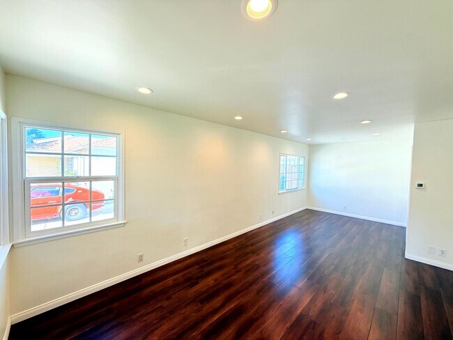 Building Photo - 17535-17537 Baltar Street