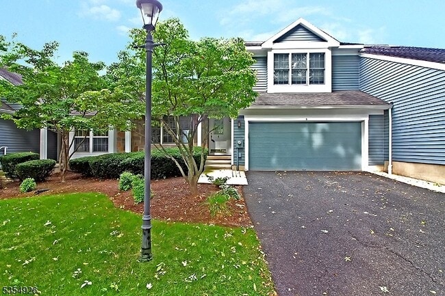 Primary Photo - 3 Knollcrest Rd