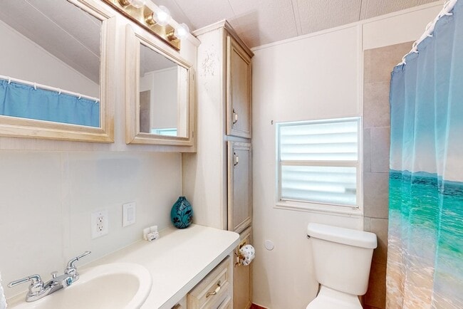 Building Photo - 518 W Clam Cir