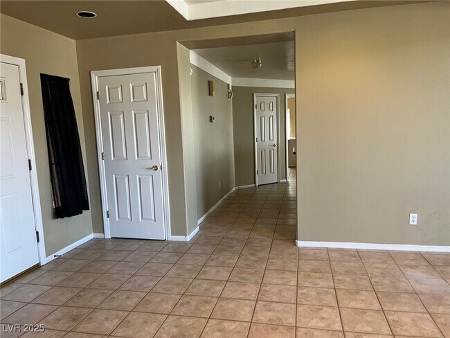 Building Photo - 8640 Castle Hill Ave