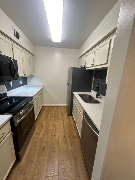 Building Photo - 2118 Acklen Ave