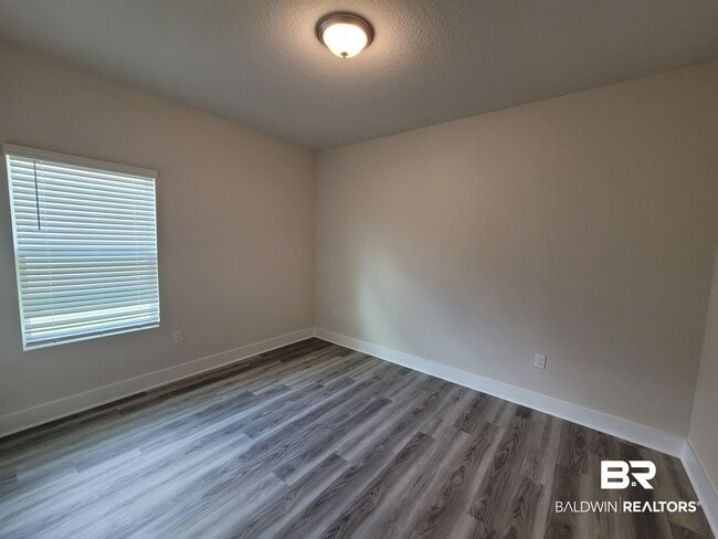 Building Photo - 1045 Hayward Lp