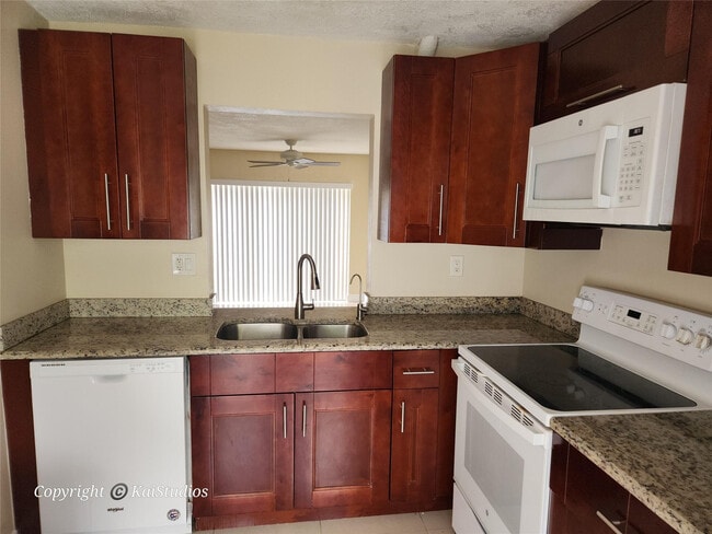 Building Photo - 10293 NW 33rd St