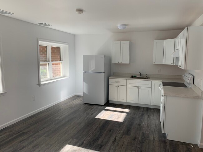 Kitchen - 36 W Lancaster Ave