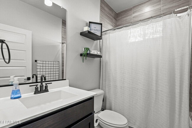 Building Photo - 840 Via Glorieta