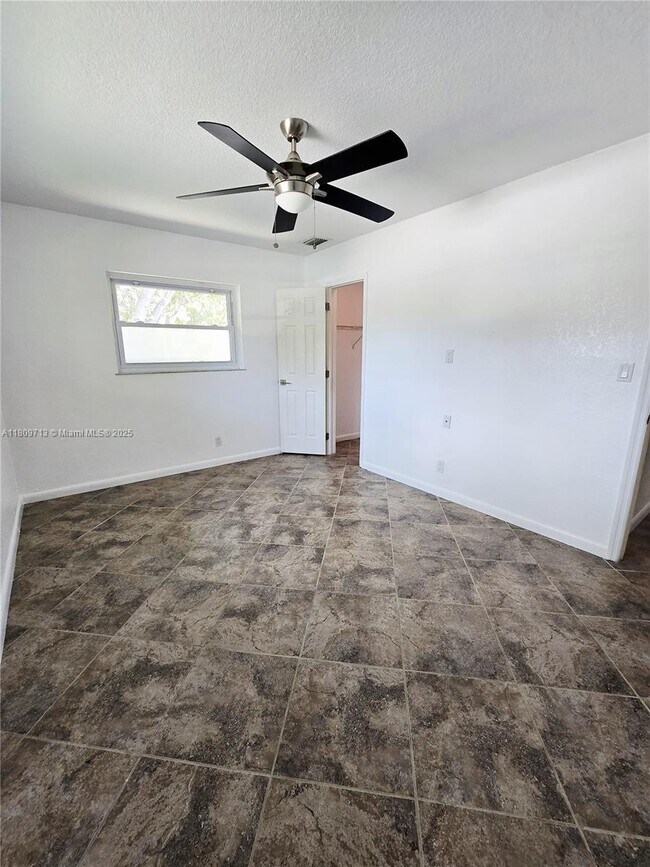 Building Photo - 845 NE 37th St