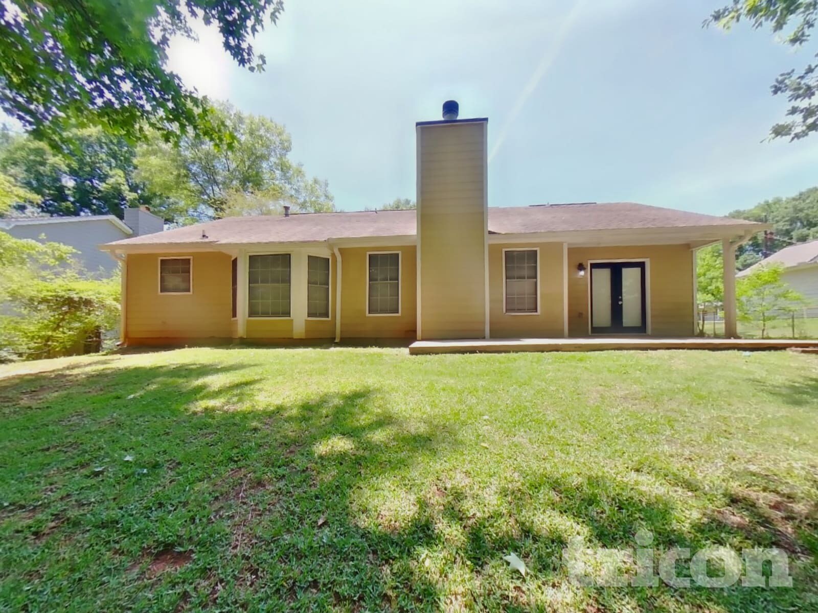 Building Photo - 270 Rosewood Dr