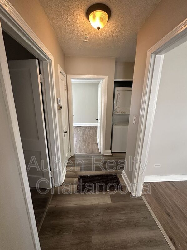 Building Photo - 505 Flegal Ave