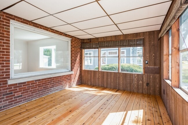 Building Photo - 15W244 Harvard St