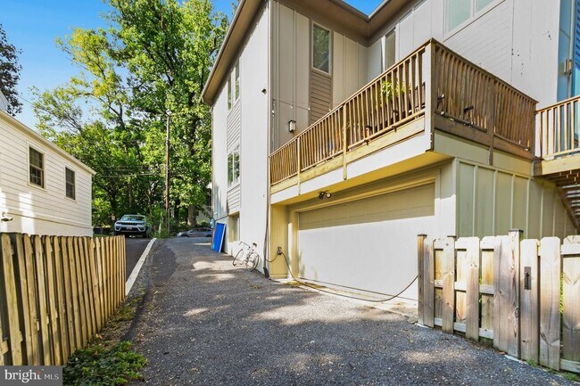 Building Photo - 5321 Glenwood Rd