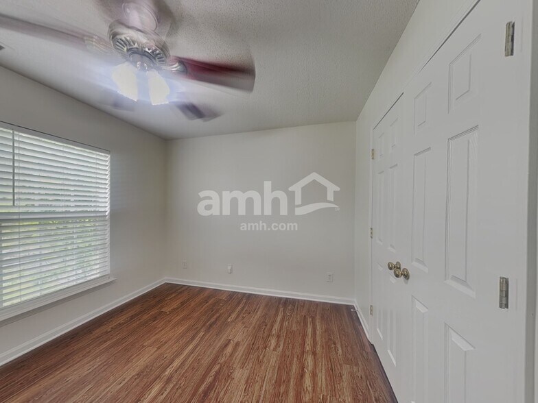 Building Photo - 1065 Meadowbrook Ln SW