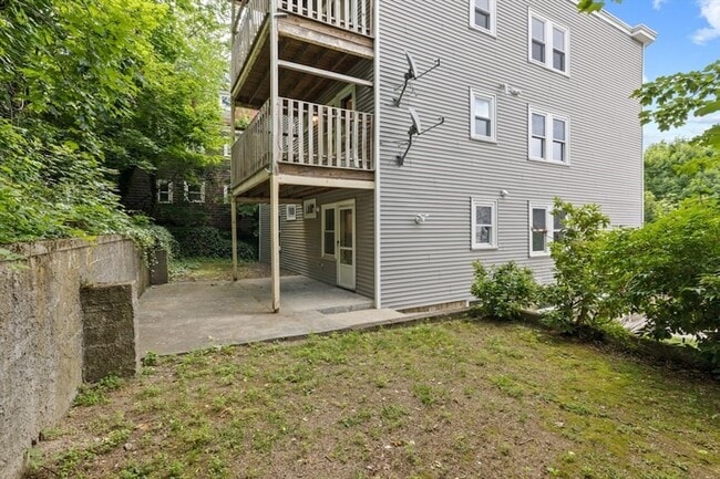 Building Photo - 580 Ashmont St