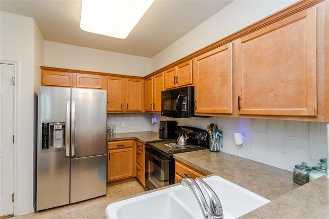 Building Photo - 2747 Hyde Park Dr