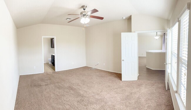 Building Photo - Available NOW!!!! Lovely 2 story home located in  Killeen, minutes from Ft. Cavazos, Hospitals an...