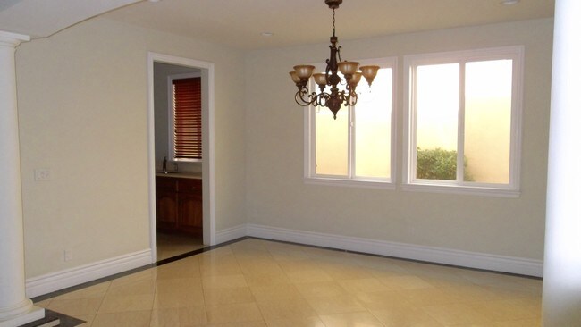 Building Photo - 1842 10th St