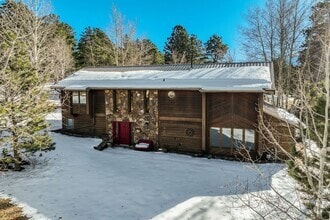 Building Photo - Stunning two-story home in Woodland Park