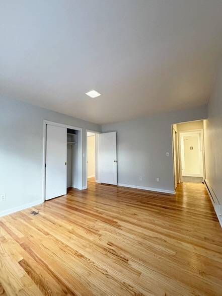 Building Photo - 1145 Fenmore Dr