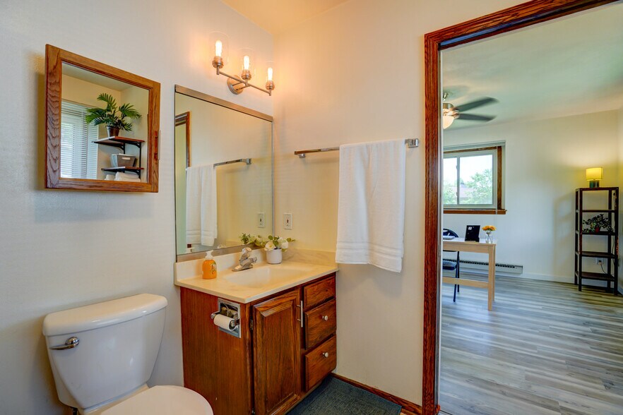 Photos are of mirror unit in the same building. Exact finishes may be different. - 42 Park Heights Court
