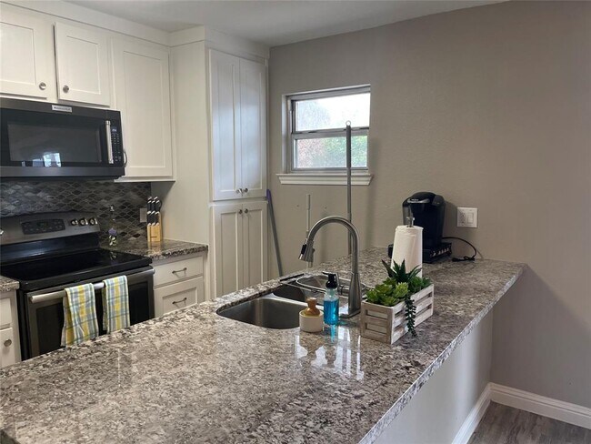 Building Photo - 4711 Aftonshire Dr