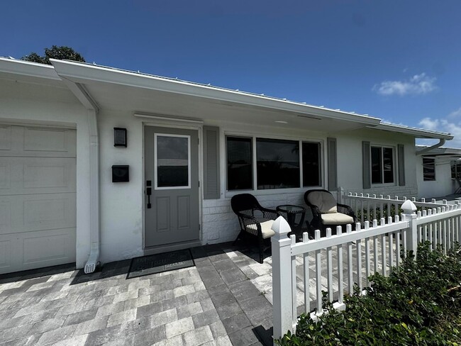 Building Photo - 108 SW 9th St