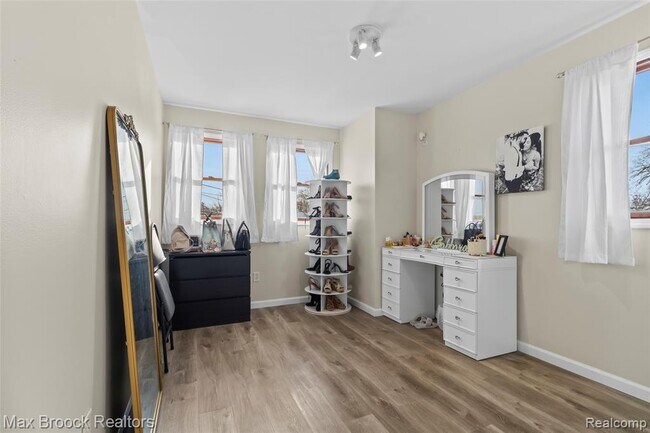 Building Photo - 3020 Grove St